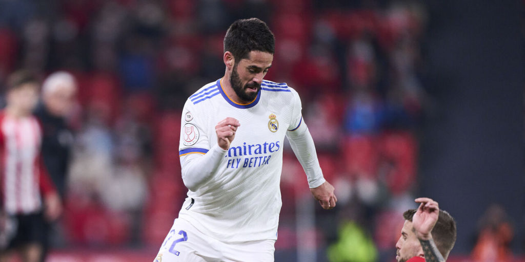 Jorge Mendes proposed Isco to Roma, which are in the hunt for midfielders. He will be available on a free transfer this summer as his contract runs out.
