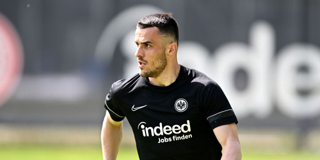 The negotiation with Eintracht Frankfurt went into overtime, but Juventus managed to reach full agreement and Filip Kostic landed in Turin earlier today.