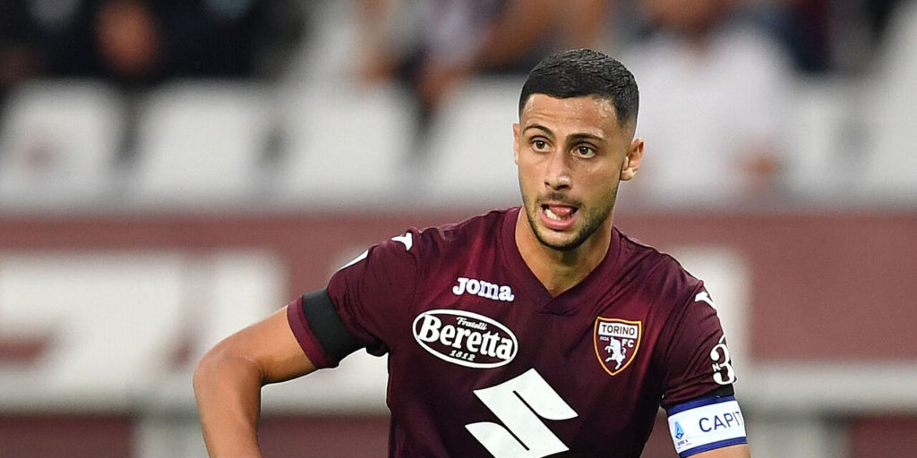 Fiorentina announced the acquisition of Rolando Mandragora and are closing in on Luka Jovic. The newcomer will contribute to replacing Lucas Torreira.