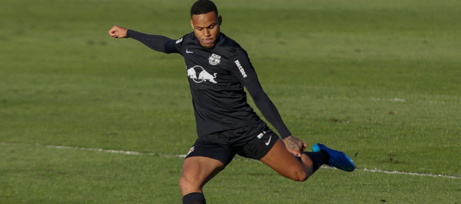 Roma plan to add a fifth center-back to their ranks during the summer, preferably a left-footed and young one, although without breaking the bank.