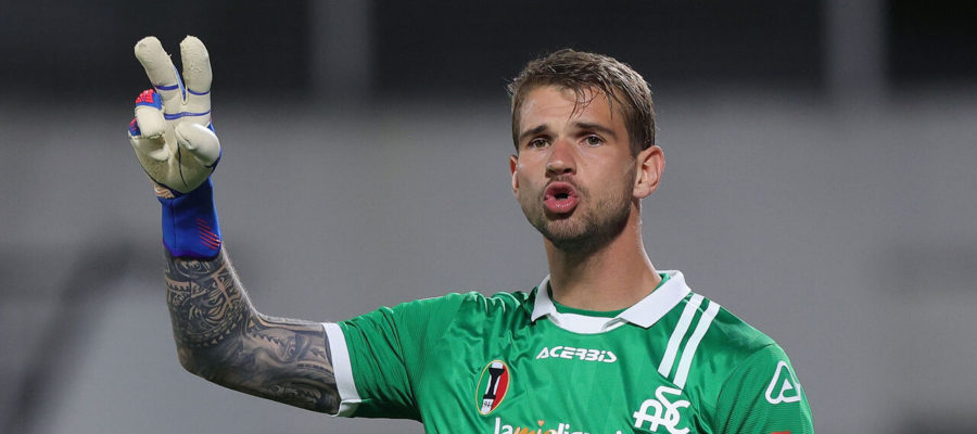 Lazio are set to bring in two more pieces early next week, Ivan Provedel and Matias Vecino. The goalkeeper was the top candidate to serve as the deputy.
