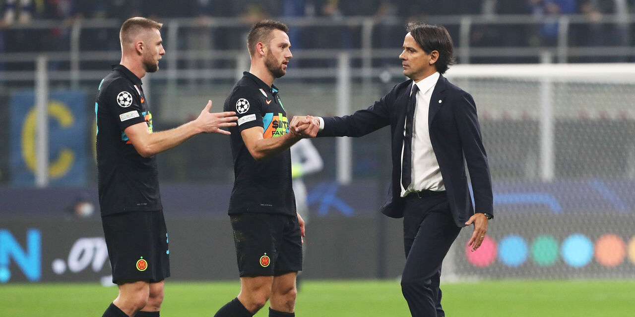 Após perder Skriniar de graça, Inter de Milão renova com De Vrij, futebol  italiano