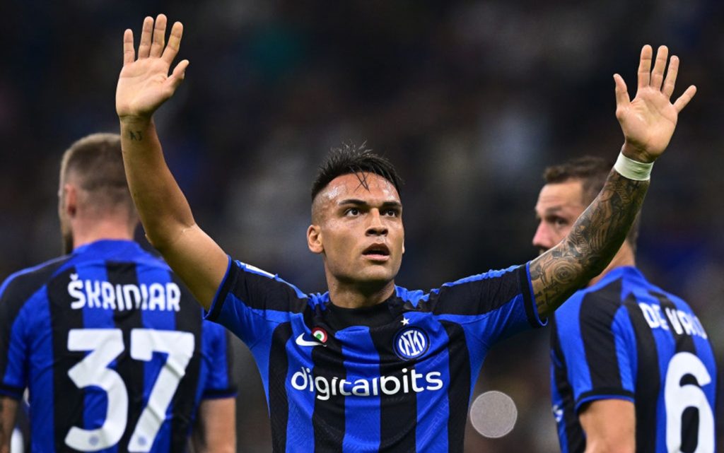 Real Madrid need a top-end striker to replace Karin Benzema and had some contacts with Inter to gather intel on Lautaro Martinez.