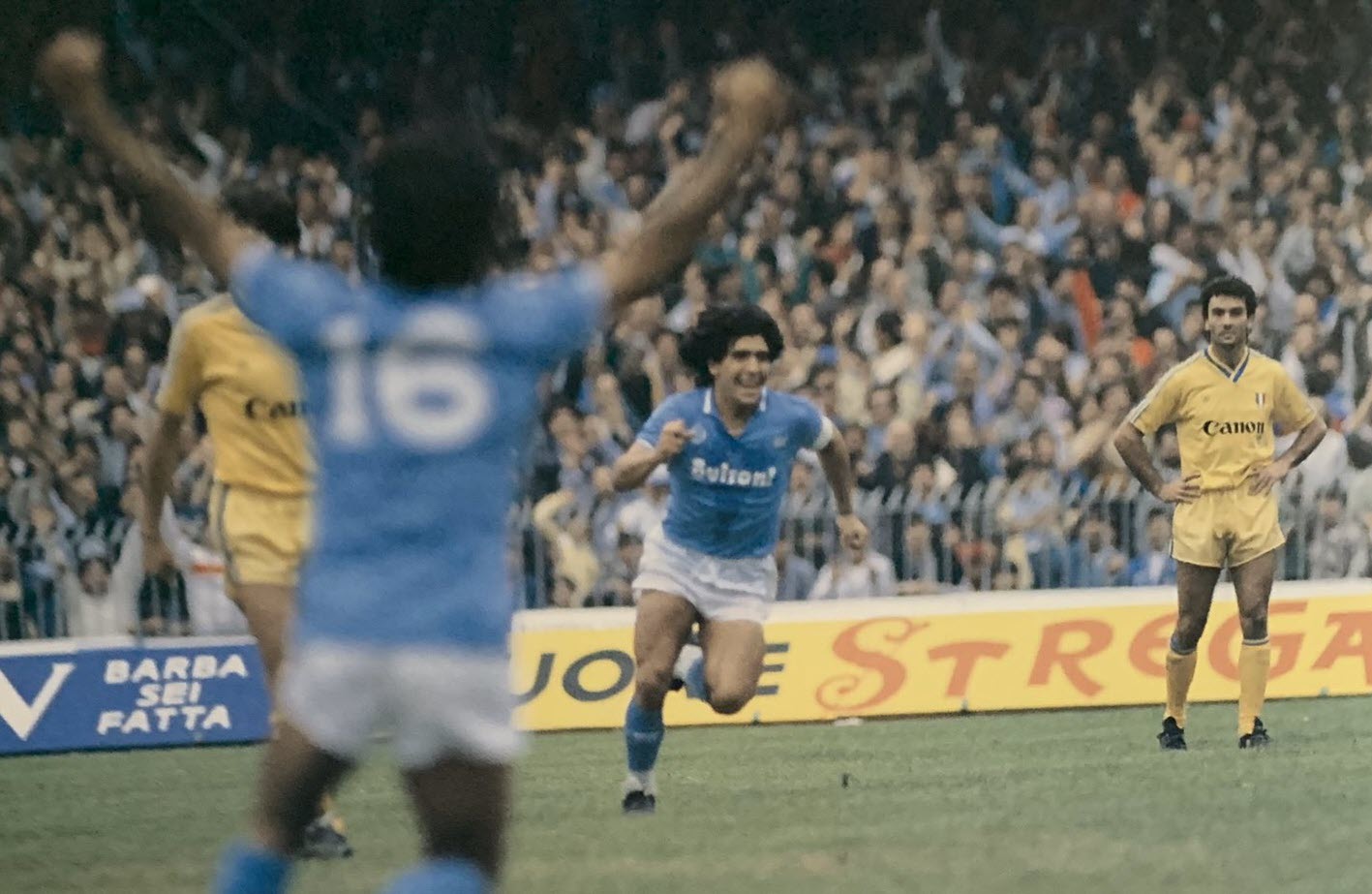 October 20, 1985, marked an ideal passing of the Scudetto baton as Napoli received Verona at the San Paolo Stadium and disposed of them by a 5-0 score