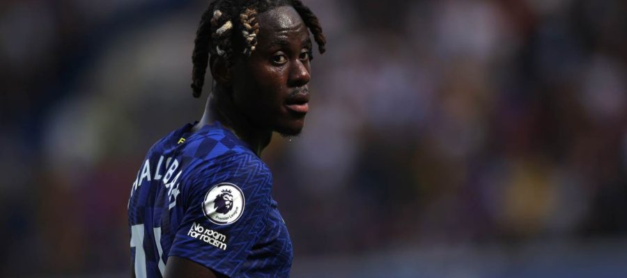 Inter are seeking one extra man in the back to complete their defense. They are assessing a few options. They have signed Yann Aurel Bisseck this summer