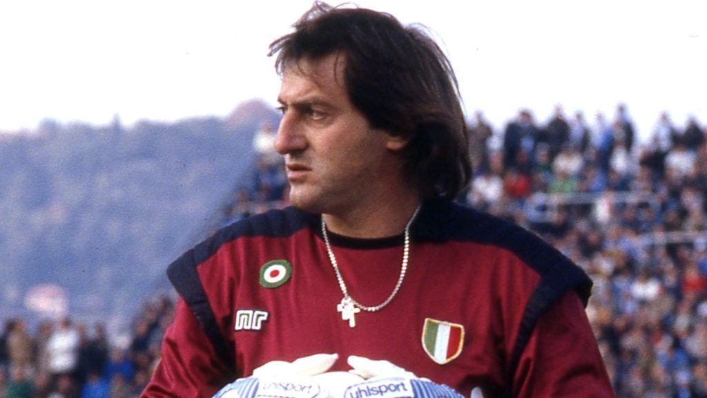 Two-time Scudetto winner Claudio Garella has passed away today at age 67 due to a heart condition. The goalkeeper starred in two legendary campaigns.