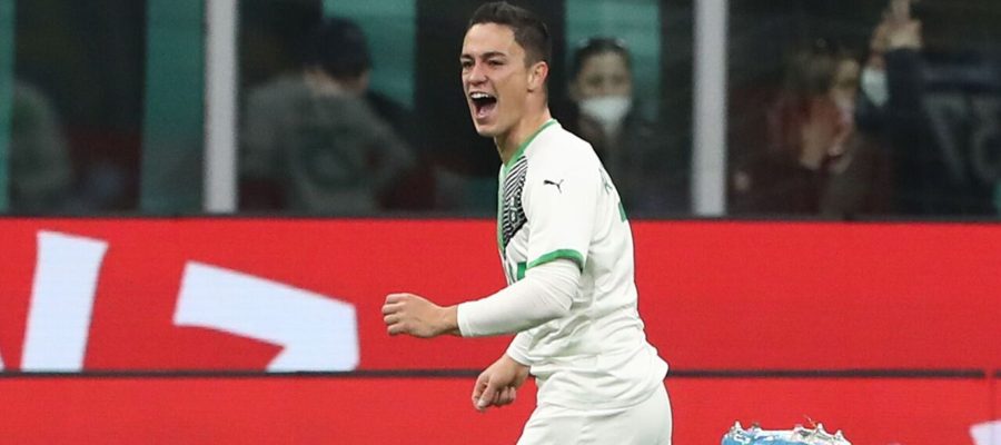 Giacomo Raspadori has chosen to join Napoli, but Sassuolo want to be compensated properly for his departure and the deal hasn't been sealed yet.