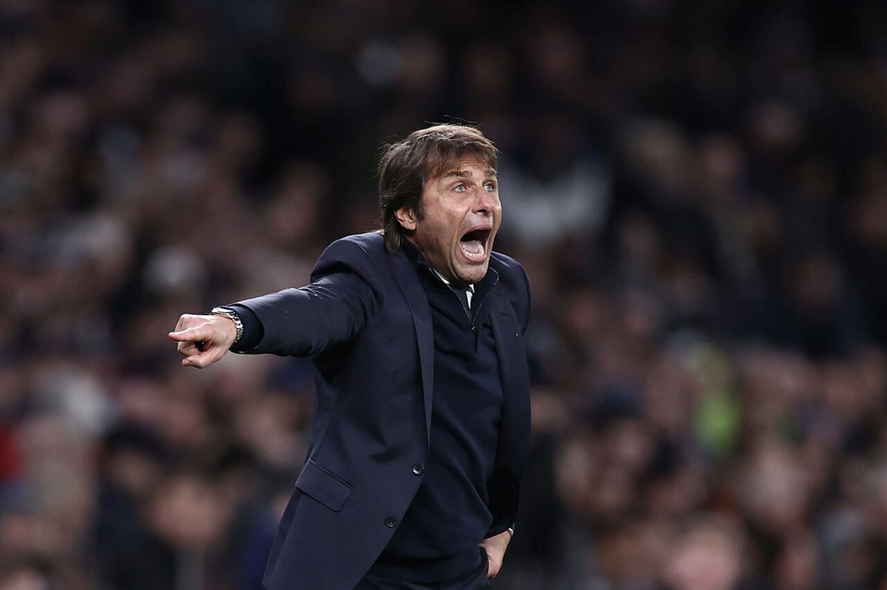 Antonio Conte has been linked to Napoli in recent weeks, but Chelsea have started courting him ahead of a potential return.