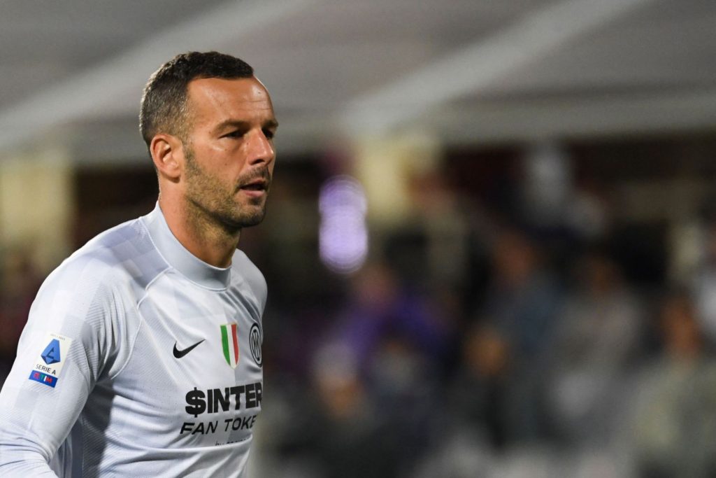 Samir Handanovic has yet to ink the contract that will see him return at Inter in a different role, but he participated in an event hosted by the Curva.