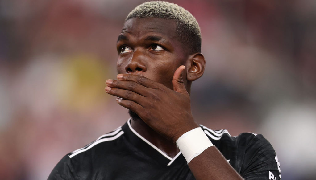 Paul Pogba wanted to wait more time to have surgery on his injured knee, continuing with the protocol he has followed for the past five weeks.
