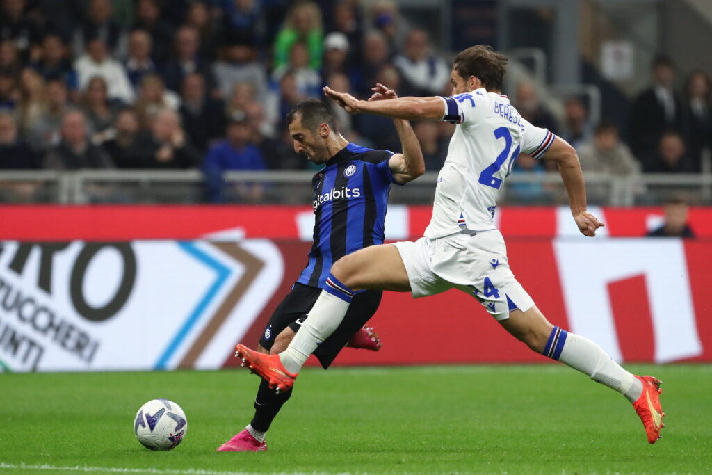 Inter caught their fourth win in a row as they beat Sampdoria 3-0 at the San Siro on Saturday night to maintain their eight-point gap from Napoli