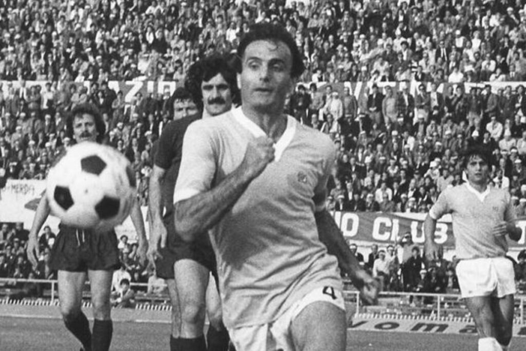 On October 28, 1945, Giuseppe "Pino" Wilson was born. He was a Lazio icon and the captain of the squad that won the first Scudetto in the 1974/75 season