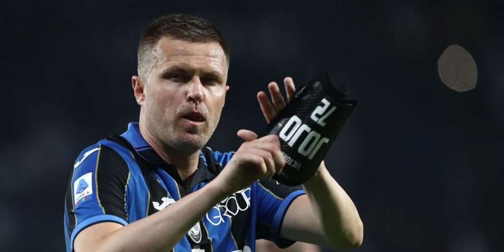 A month after mutually parting ways with Atalanta, Josip Ilicic has decided to continue playing and came to terms with Maribor.