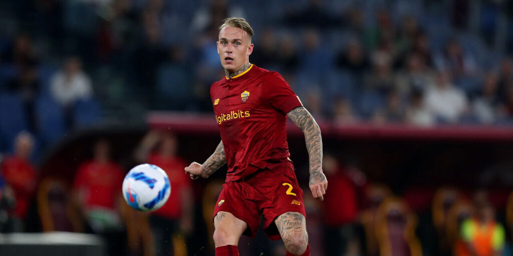 Roma-Napoli was a heated battle on the pitch, on the stands, and in the aftermath due to a dispute between Rick Karsdorp and referee Massimiliano Irrati.