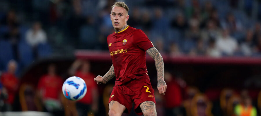 Roma-Napoli was a heated battle on the pitch, on the stands, and in the aftermath due to a dispute between Rick Karsdorp and referee Massimiliano Irrati.