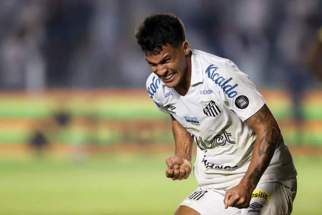 Napoli have signed two strikers in the summer, but they continue to monitor the market and have received rave reviews on Santos starlet Marcos Leonardo.