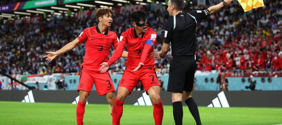 South Korea put in an encouraging performance in their World Cup Group H opener as they drew 0-0 with two-time champions Uruguay.