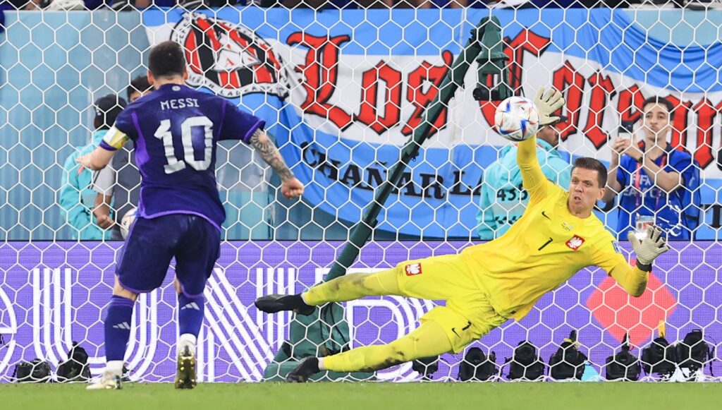 Wojciech Szczesny was lights out for his country, but Poland still lost 2-0 to Argentina as the attack never found its footing