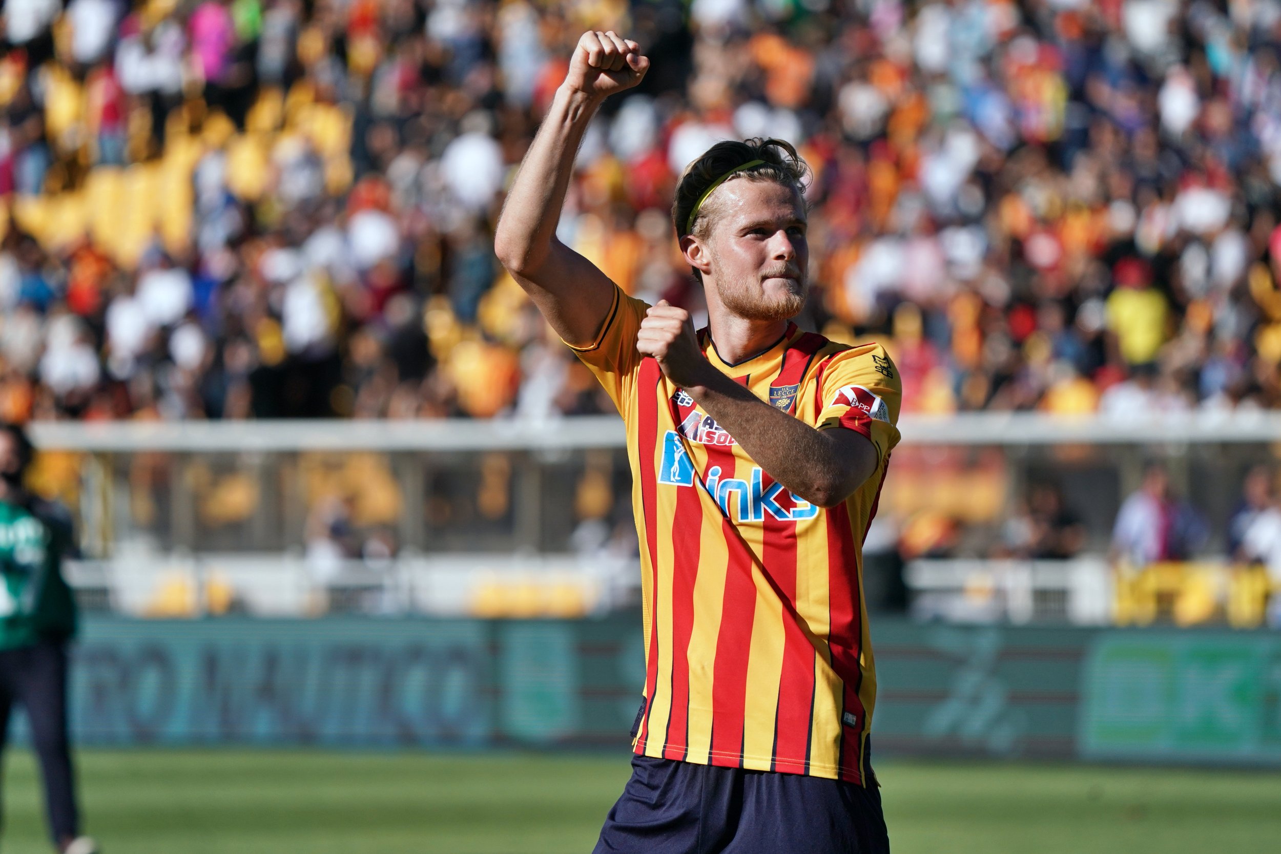 Lecce midfielder Morten Hjulmand leaves Italy to pursue his development in Portugal, as country giants Sporting Lisbon have signed him on a five-year deal.