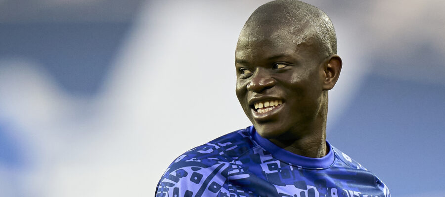 Chelsea midfield pinhead N’Golo Kanté is set to leave the club at the end of the season, and two Serie A heavyweights are said to be eager to sign him.