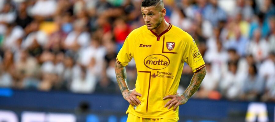 Milan possess an amicable relationship with Salernitana, which they wish to leverage to sign Mazzocchi, perhaps on an initial loan deal.