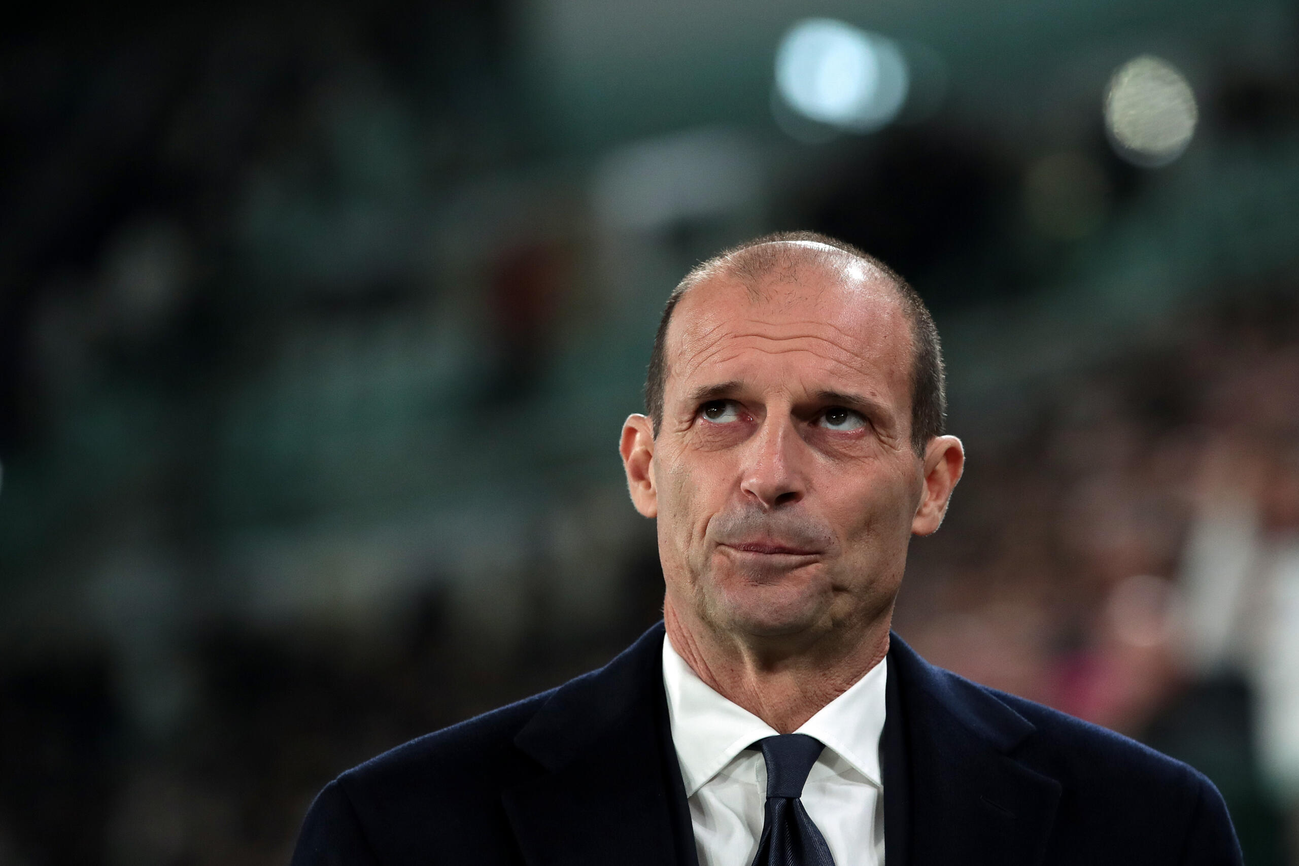 Unlike in previous seasons, Juventus coach Massimiliano Allegri has been very reluctant to move away from his trusted 3-5-2 scheme so far.