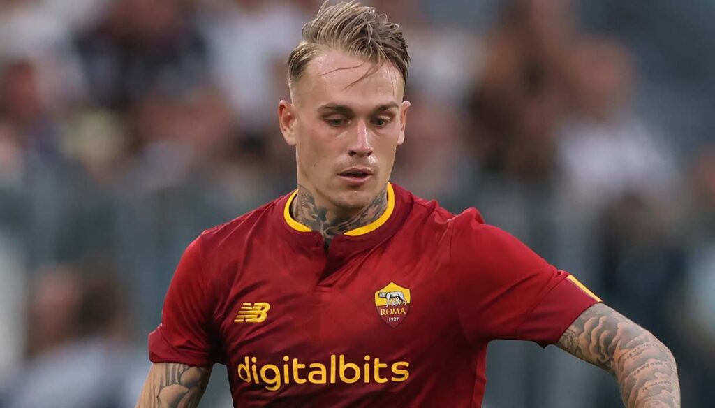 Roma wish to find a solution to offload Rick Karsdorp, but they don’t want to give him away or let him go on loan. They need to sell.