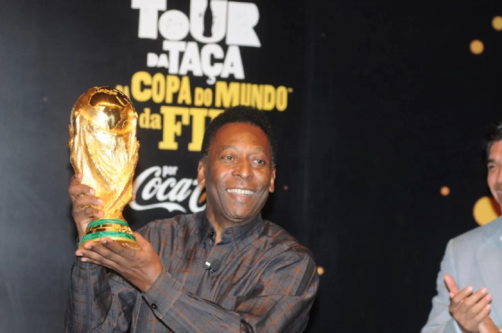Inter legend Sandro Mazzola has mourned the death of football great Pele. O Rei breathed his last yesterday evening after being hospitalized for one month.