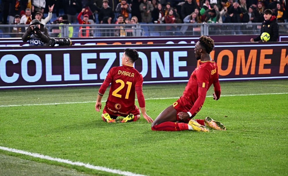 Tammy Abraham starred in a fantastic display at the Stadio Olimpico to provide two assists for Paulo Dybala as Roma defeated Fiorentina 2-0 on Sunday.