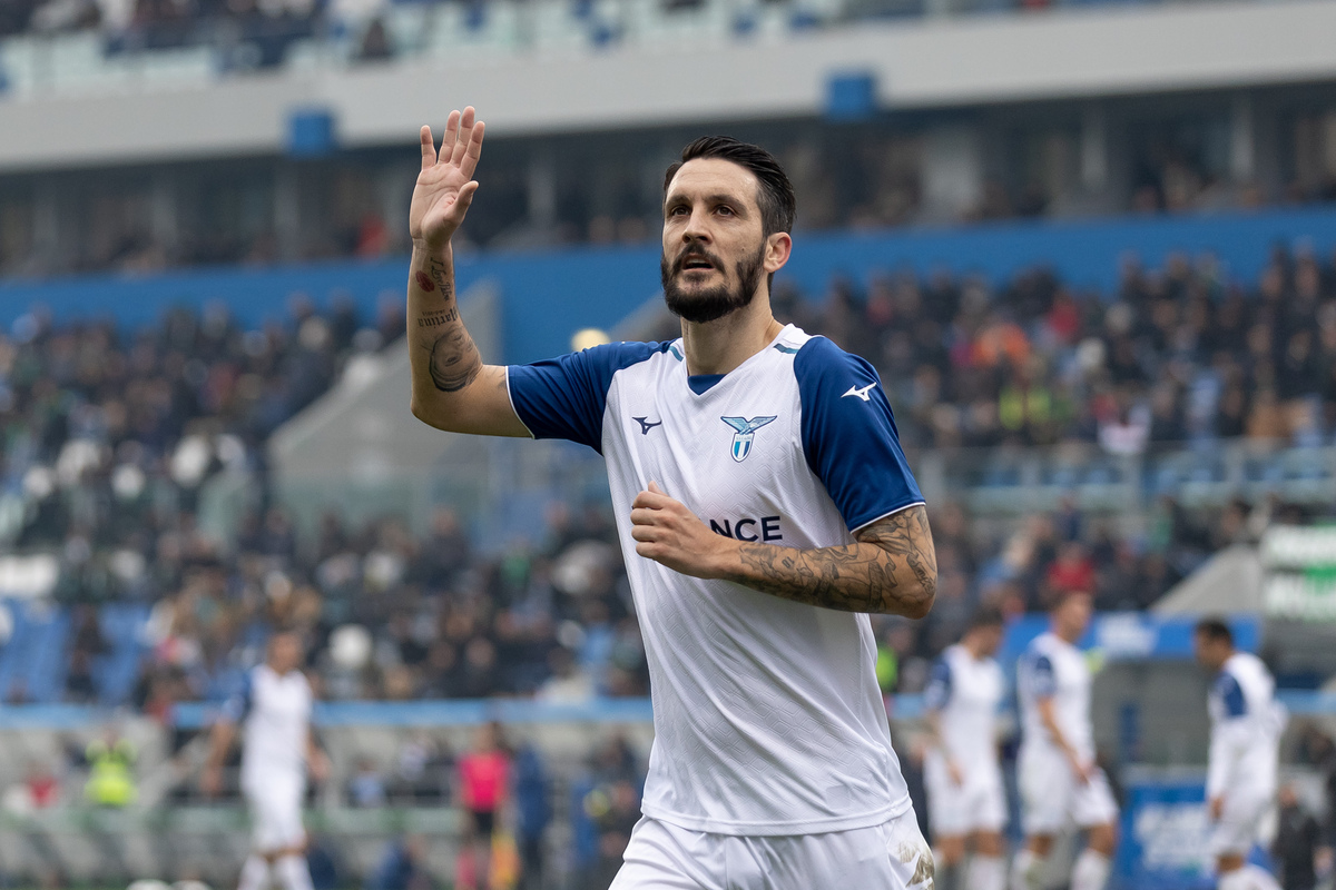 Luis Alberto has put to rest the uncertainty about the future by penning a renewal till 2027 and has progressively won over Maurizio Sarri.