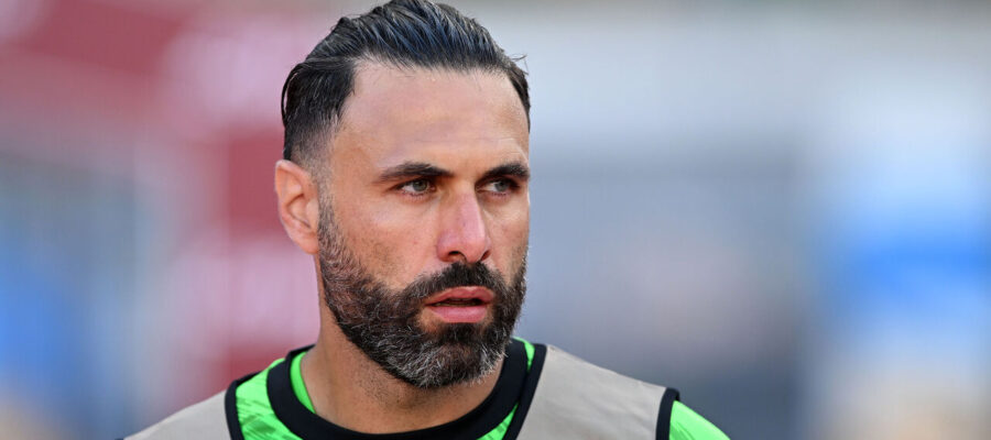 Napoli could have a different backup goalkeeper in the second half of the season. Salvatore Sirigu has asked out and received a pair of offers.