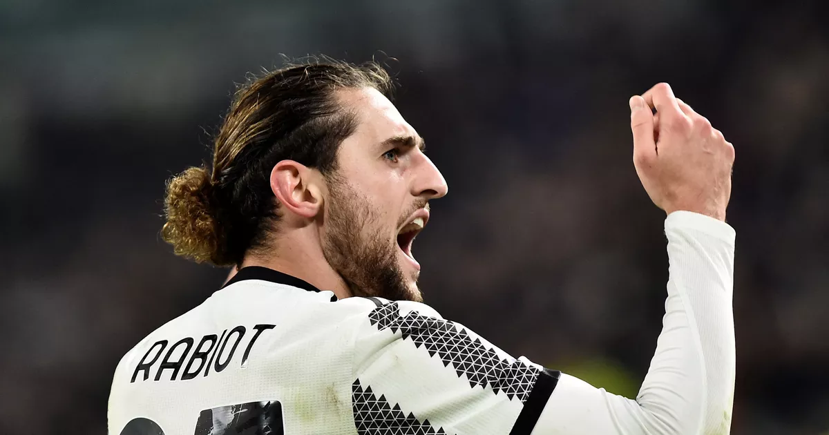Adrien Rabiot continues to be linked with a return to PSG at the end of his expiring contract, even though he already expressed skepticism about it.