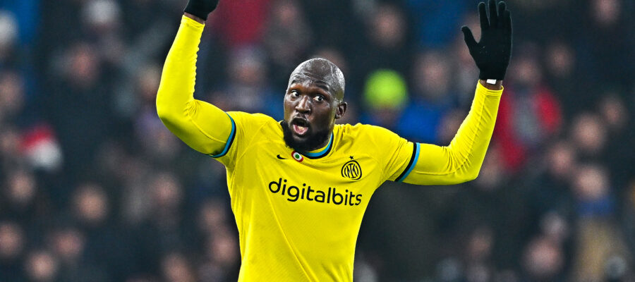 Nicolò Barella and Romelu Lukaku won’t be fined for their argument in the Sampdoria game. The management and the coaching staff talked with the two players.