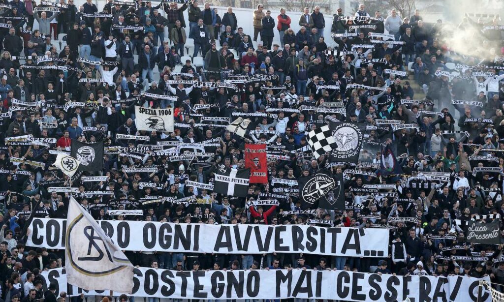 Taking advantage of the ban imposed on Napoli fans, a section of Curva Ferrovia replicated scenes from last season’s encounter, abusing Diego Maradona.