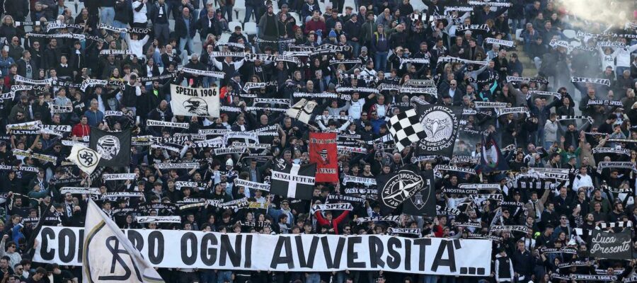 Taking advantage of the ban imposed on Napoli fans, a section of Curva Ferrovia replicated scenes from last season’s encounter, abusing Diego Maradona.