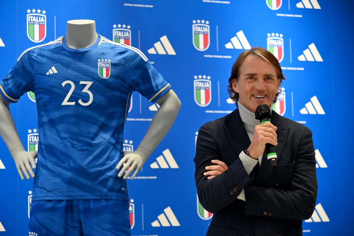 Roberto Mancini previewed the upcoming Azzurri call-ups and matches and commented on Napoli, Serie A, and more in an interview.