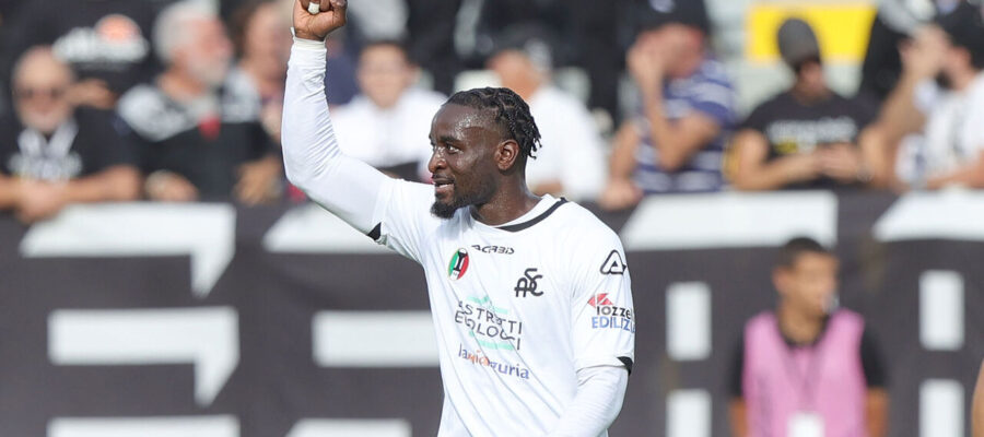 Roma have set their sights on M’Bala Nzola as they’ll have to reshape their attack next summer. Their frontline hasn’t been prolific this season.