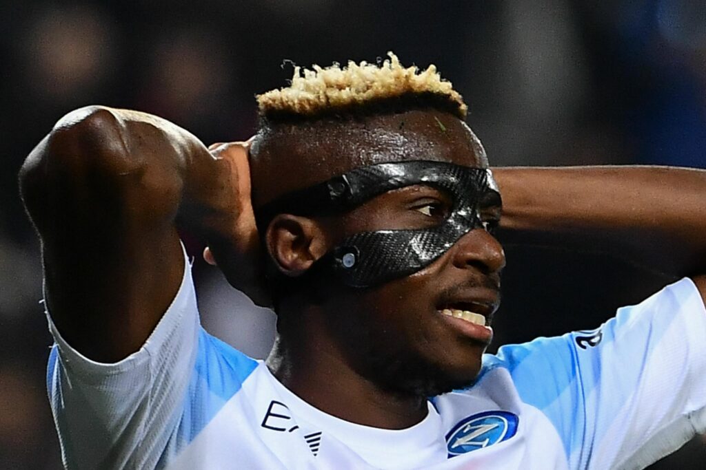 Victor Osimhen might have a different look in the upcoming clash with Milan, and not by choice. His iconic mask got lost while traveling back from Nigeria.