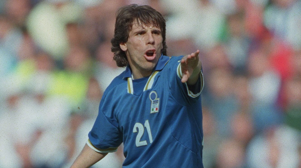 Napoli icon Gianfranco Zola was recently inducted into the Italian Football Hall of Fame, alongside icons such as Zidane, Mourinho, Mihajlovic and others.