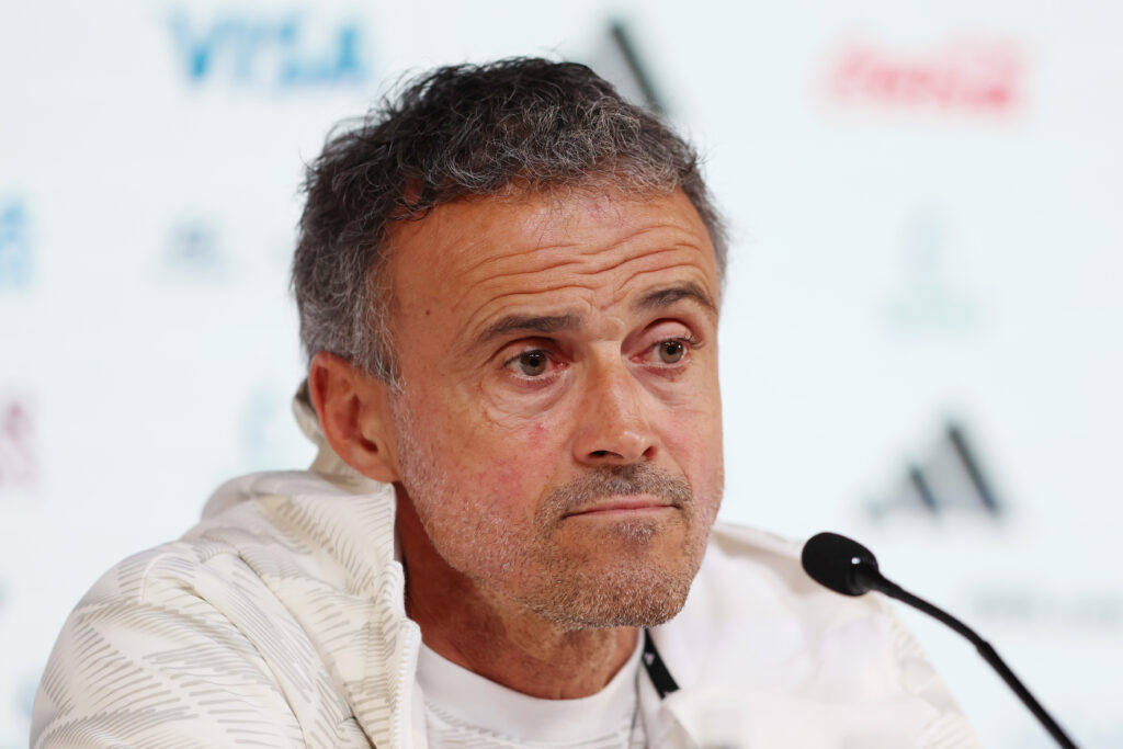 Luis Enrique has been indicated as the primary candidate to replace Luciano Spalletti in the Napoli dugout. However, the parties are distant.