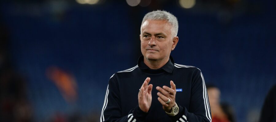 José Mourinho won’t be on the bench as Roma will tangle with Inter on Sunday since he was expelled late in the Monza game.