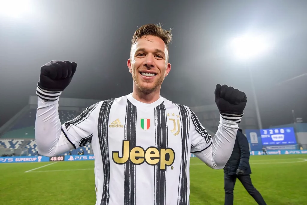 Fiorentina are closing in on their second addition of the summer, as they are in advanced talks to onboard Arthur from Juventus.