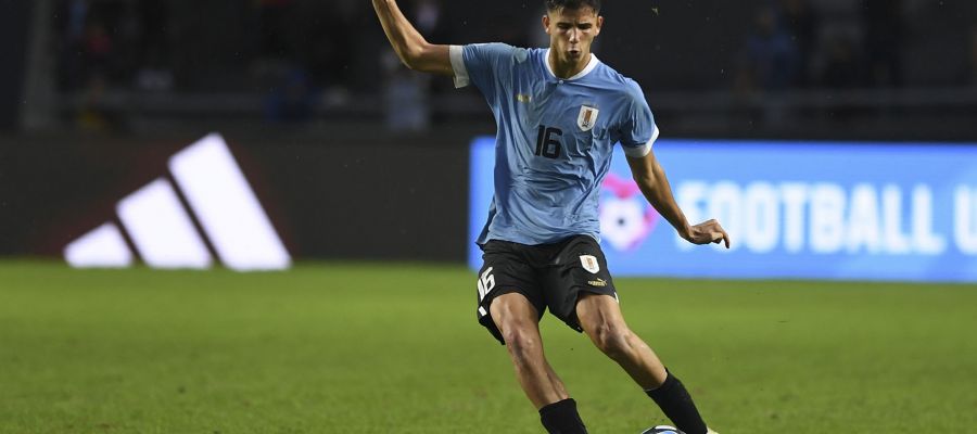 Milan have scheduled a meeting with the agents of Facundo Gonzalez to explore the terms of his acquisition. The Rossoneri are likely to lose a defender.