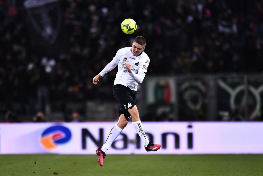 Atalanta are closing in on Emil Holm to bolster their right flank. They missed out on Wilfried Singo, who officially joined Monaco.