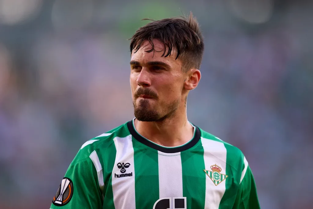 Whatever their present stance, both teams will have to negotiate a high asking price - a €40M release clause set by Betis for the 23-year-old talent.