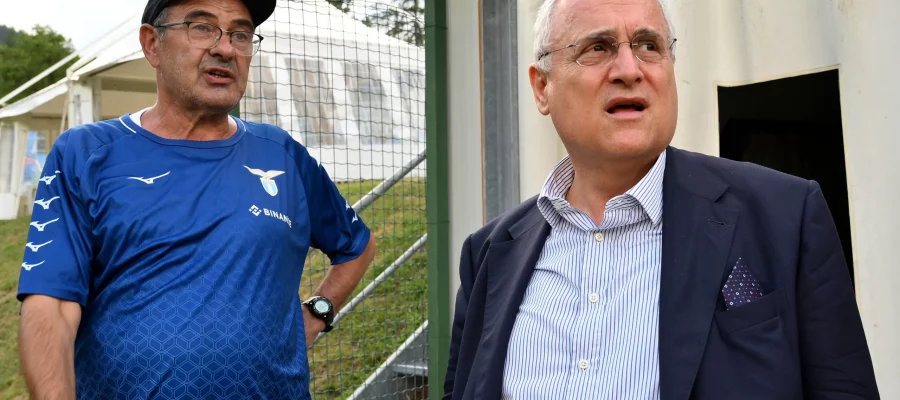 Claudio Lotito and Maurizio Sarri are growing further and further apart. The wedge was already there in the summer due to the transfer market.