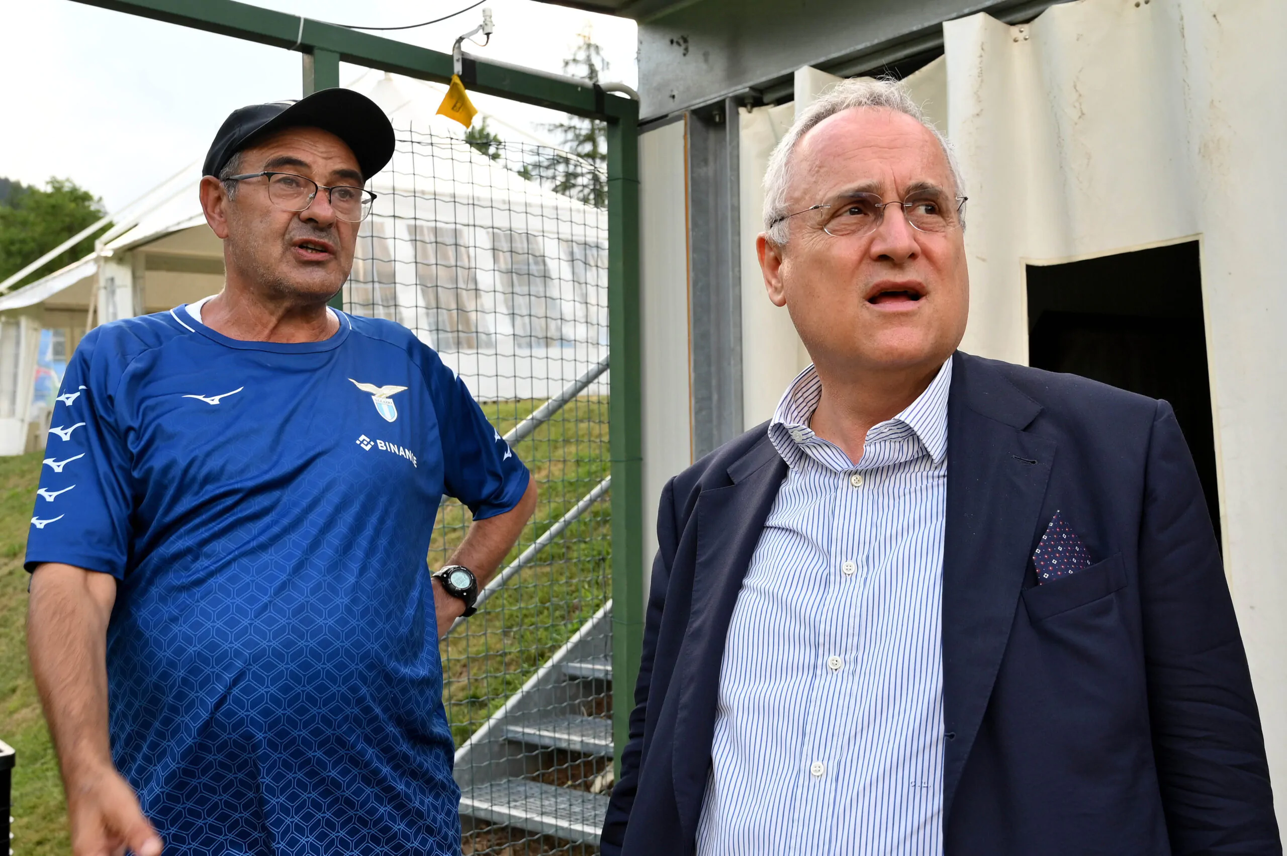 Claudio Lotito and Maurizio Sarri are growing further and further apart. The wedge was already there in the summer due to the transfer market.