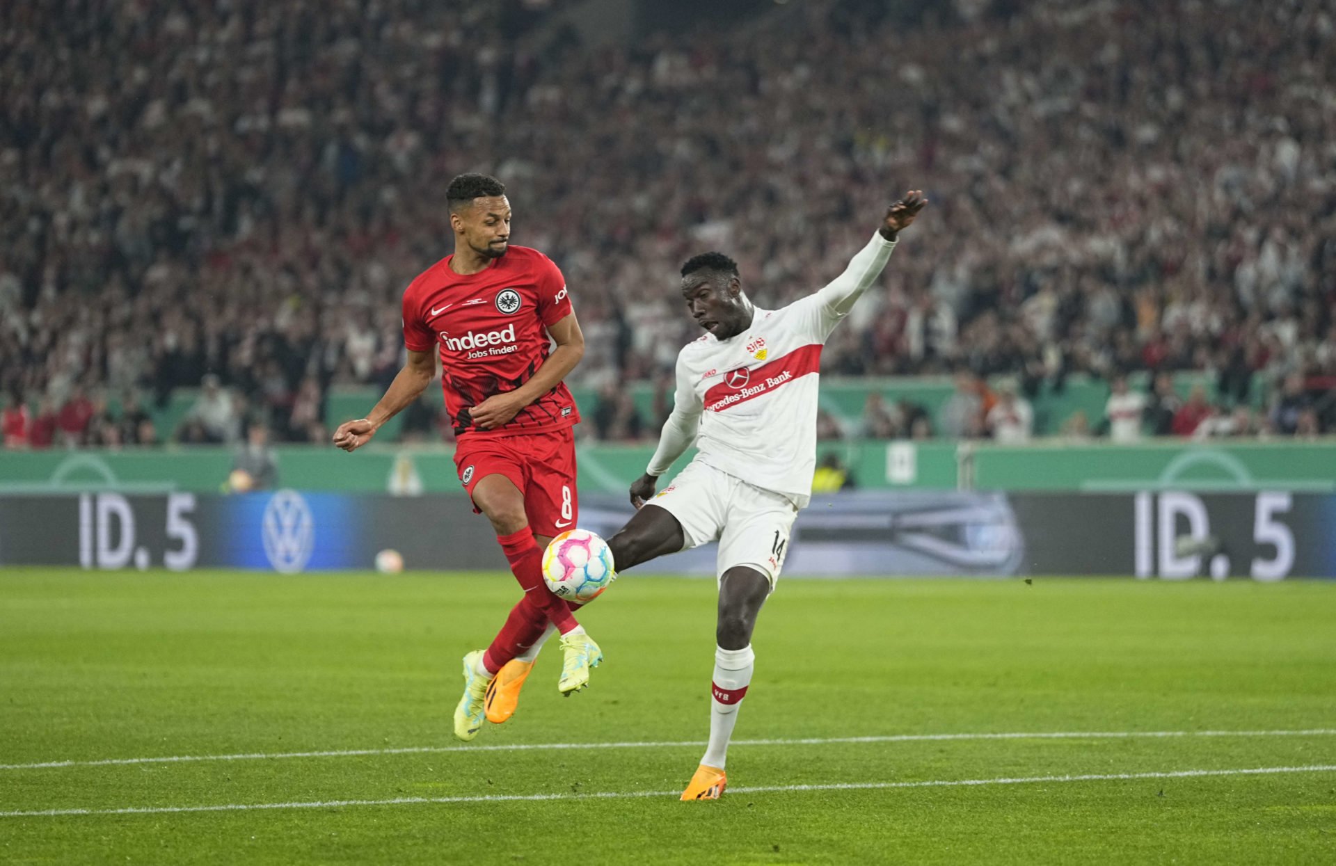 Lazio thought to have put their hands on Djibril Sow, but the outcome isn’t so certain. They have concurred with Eintracht Frankfurt on the fee.