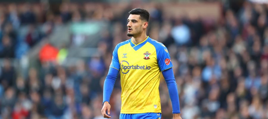Milan are reflecting on whom to have as their deputy striker and are considering making a move for either Hugo Ekitiké or Armando Broja.