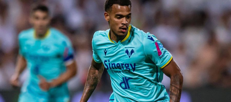 Sassuolo have emerged as a likely destination for Ngonge after the club reportedly enquired about his availability. However, Bologna still lead the race.